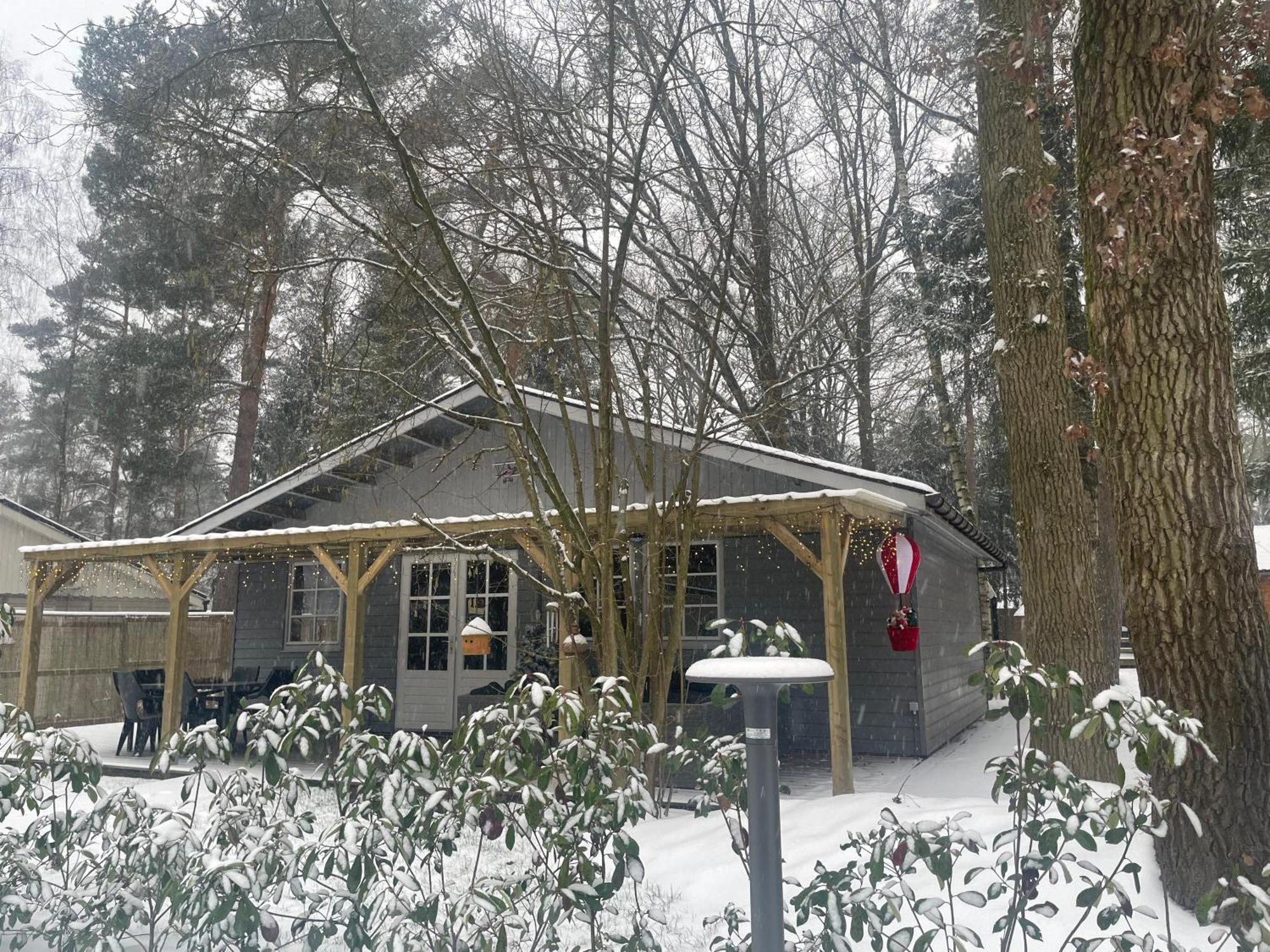 Chalet Sint-Hubertus Du Bois Zutendaal Exterior photo